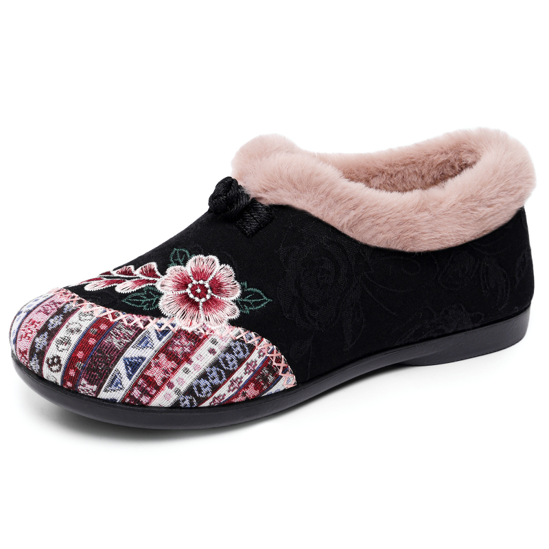 Női téli pamut csizma hímzéssel, etnikus stílus, slip-on zárás, alacsony szár, pamut bélés