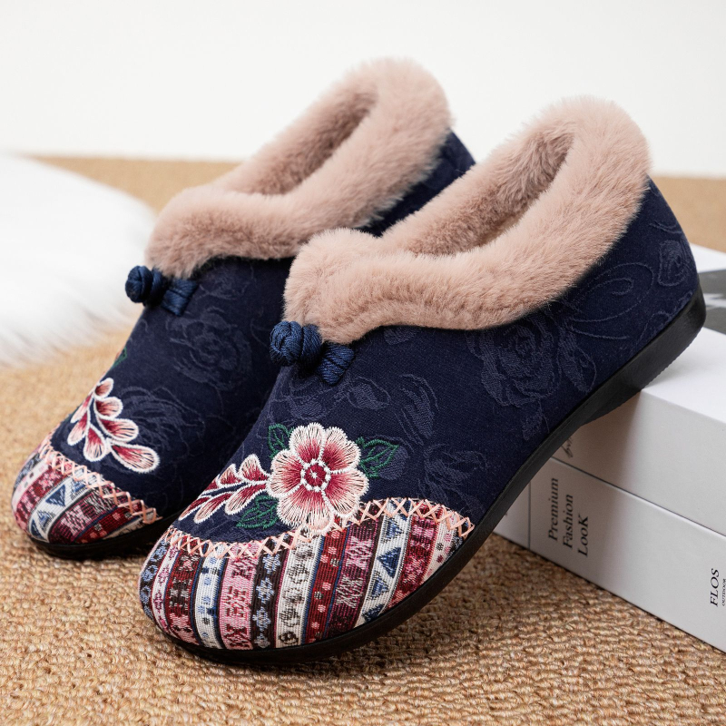 Női téli pamut csizma hímzéssel, etnikus stílus, slip-on zárás, alacsony szár, pamut bélés