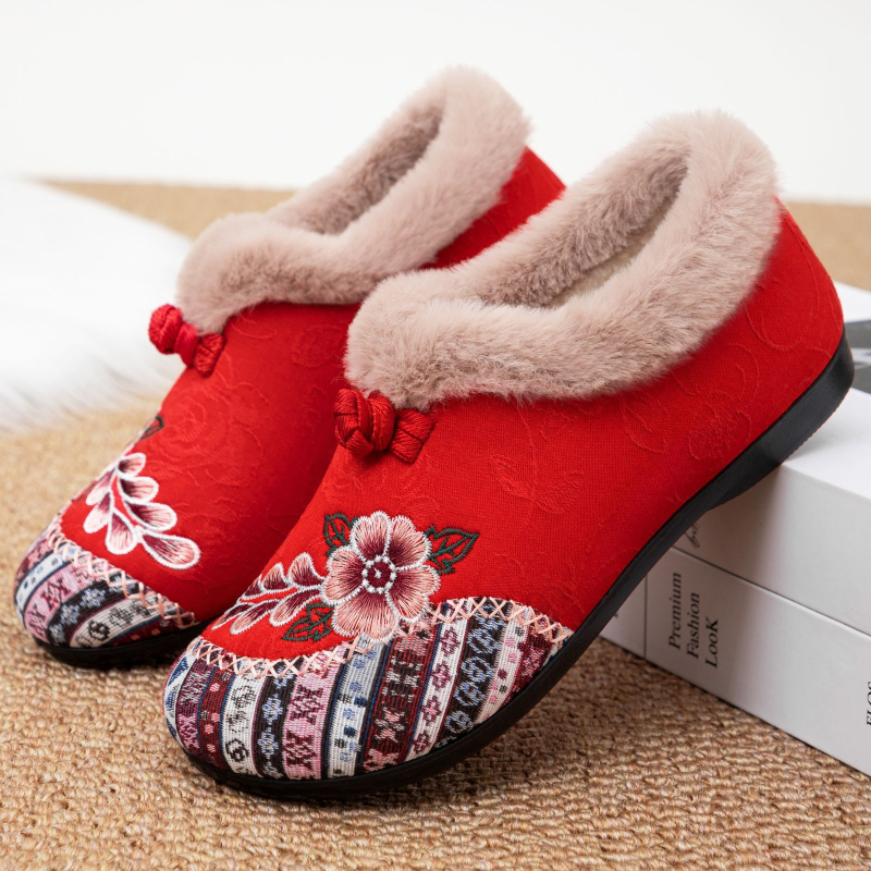 Női téli pamut csizma hímzéssel, etnikus stílus, slip-on zárás, alacsony szár, pamut bélés