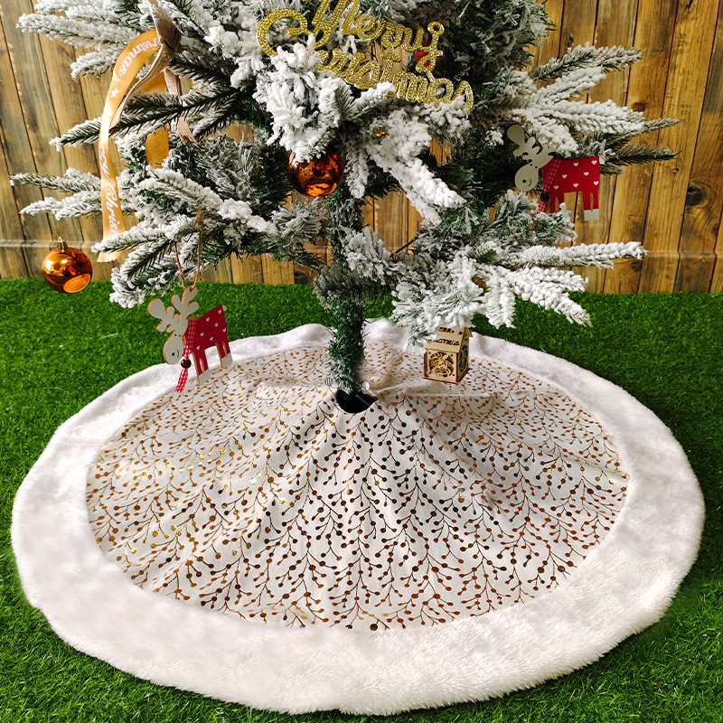 Lan Teng plyšové ozdoby na vianočný stromček, čiastočne ručné / čiastočne mechanické spracovanie, bez IP licencie