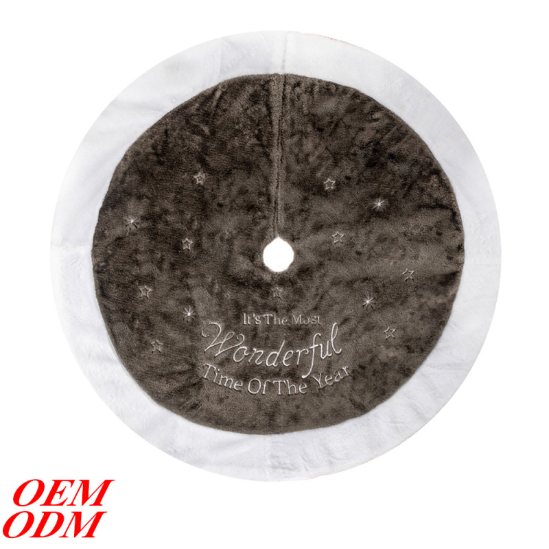 Lan Teng plyšové ozdoby na vianočný stromček, čiastočne ručné / čiastočne mechanické spracovanie, bez IP licencie