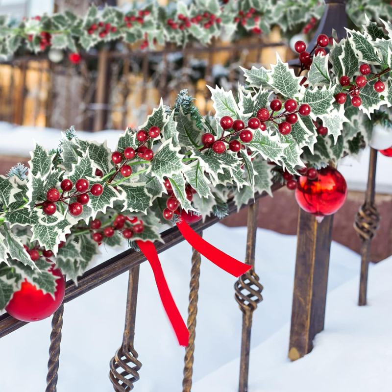 Mű rattan-liana dekoráció szimulált levelekkel és gyümölcsökkel; anyag: selyemvirágok