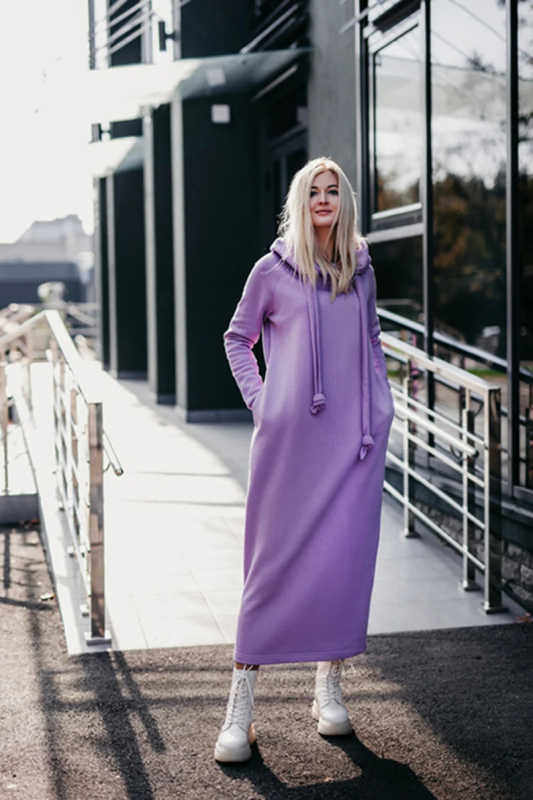 rochie tricotată lungă cu glugă și căptușeală de fleece, panouri cusute, mâneci Raglan, material poliester