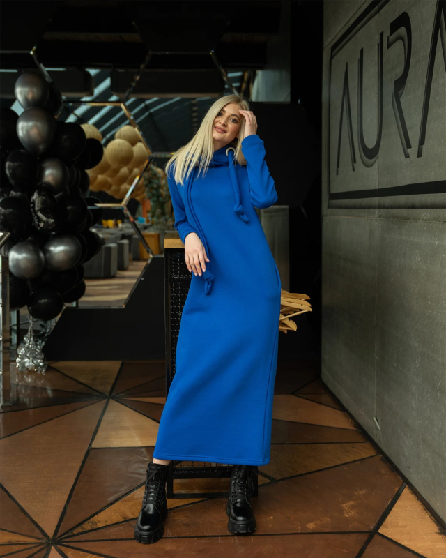 rochie tricotată lungă cu glugă și căptușeală de fleece, panouri cusute, mâneci Raglan, material poliester