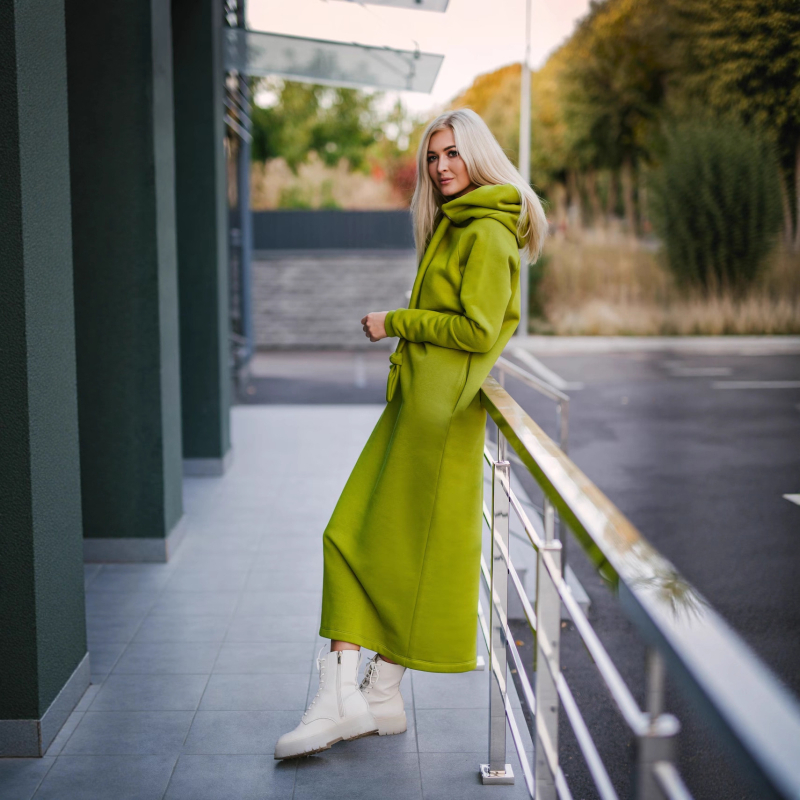 rochie tricotată lungă cu glugă și căptușeală de fleece, panouri cusute, mâneci Raglan, material poliester