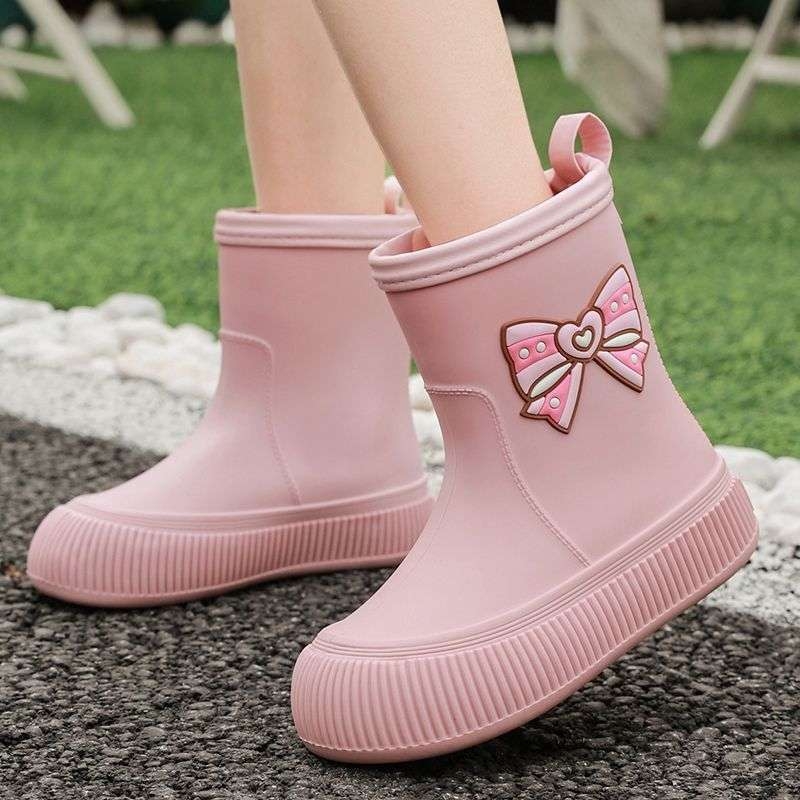 Moterų lietaus batai vidutinio ilgio, viršutinė dalis iš PVC, neslystantys ir atsparūs vandeniui, lengvi su minkšta pada