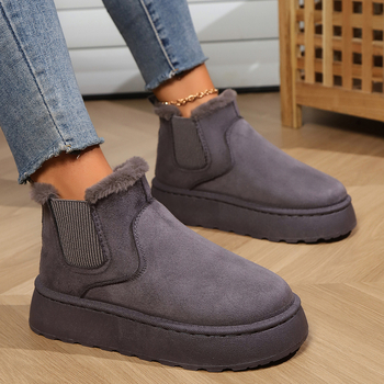 Női téli hócsizmák, velúr felső rész, fleece bélés, gumitalp, alacsony szár, kerek orr, vastag talp 3–5 cm
