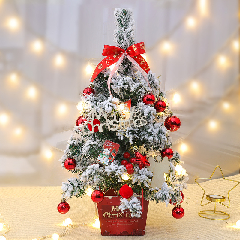 Επιτραπέζιο χριστουγεννιάτικο δέντρο από PVC – DIY διακοσμητικό για το σπίτι