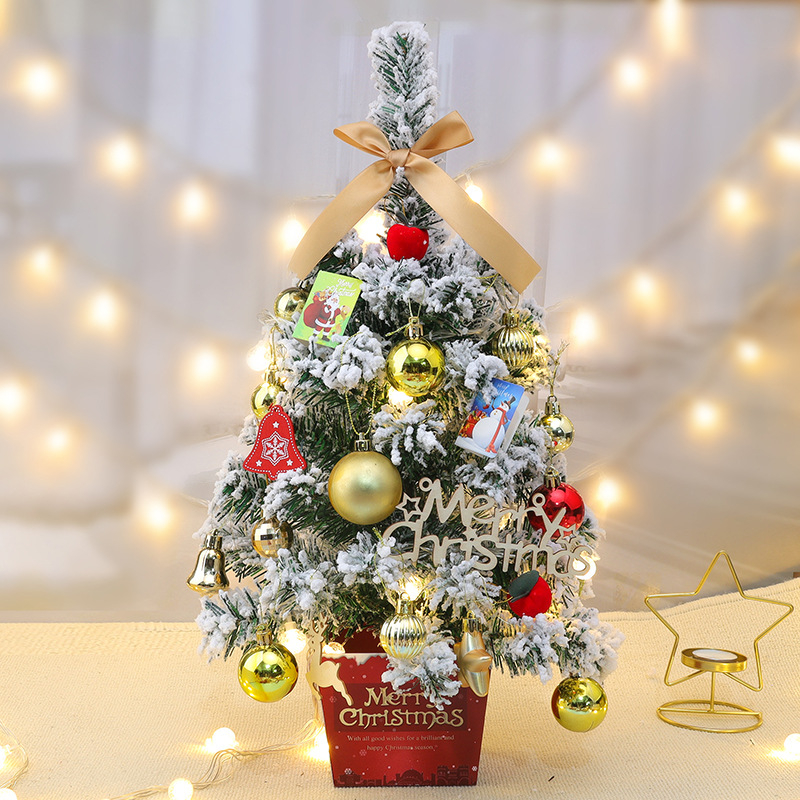 Επιτραπέζιο χριστουγεννιάτικο δέντρο από PVC – DIY διακοσμητικό για το σπίτι