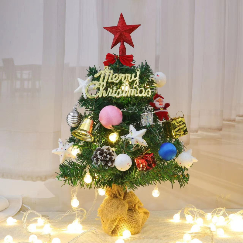 Επιτραπέζιο χριστουγεννιάτικο δέντρο από PVC – DIY διακοσμητικό για το σπίτι