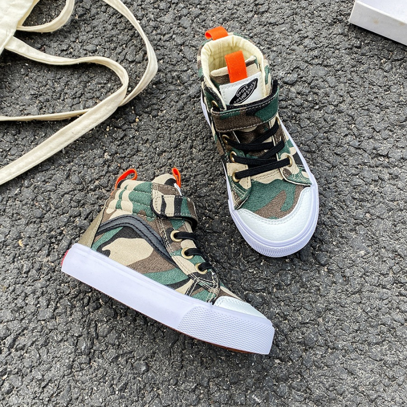 Detské plátené vysoké tenisky so zapínaním na suchý zips, camouflage vzorom, vulkanizovaná gumová podrážka