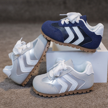 Pantofi pentru copii unisex, partea superioară din piele artificială, talpă din plastic, model cu dungi, gleznă joasă