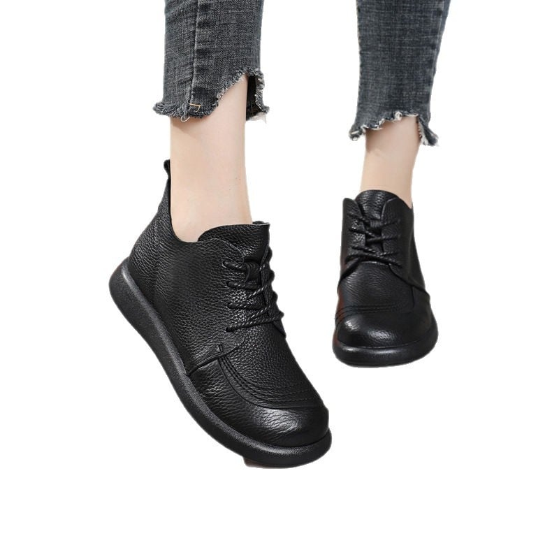 Ghete scurte de damă din piele top layer, cu șireturi, vârf rotund, talpă din cauciuc, toc mic în formă de pană