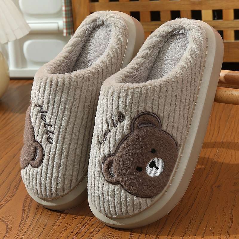 I formos šlepetės, triušių kailio viršus ir vidinis pamušalas, EVA padas, atskirtas piršto dizainas