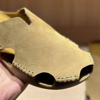 Kožené mule sandále s gumovou podrážkou, perforovaný dizajn, slip-on zapínanie, plážový štýl