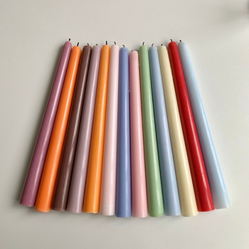 Svadobná cylindrická sviečka zo zmesi sójového vosku, polo ručná a polo mechanická výroba, s logom Can