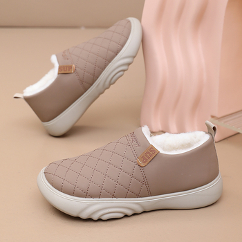 Női PU felső rész Slip-On cipő, PVC talp, kerek orr, fleece-betéttel