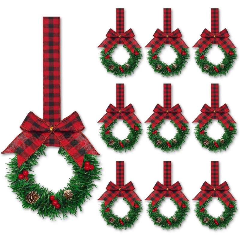 Vianočný veniec na skrinku/kuchyňu so stuhou a mašľou, z plastu, ručne vyrobený, moderný minimalistický štýl