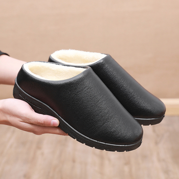 Pánske zimné bavlnené papuče s flisovou podšívkou – PU vršok, podrážka z peny, protišmykové, do interiéru