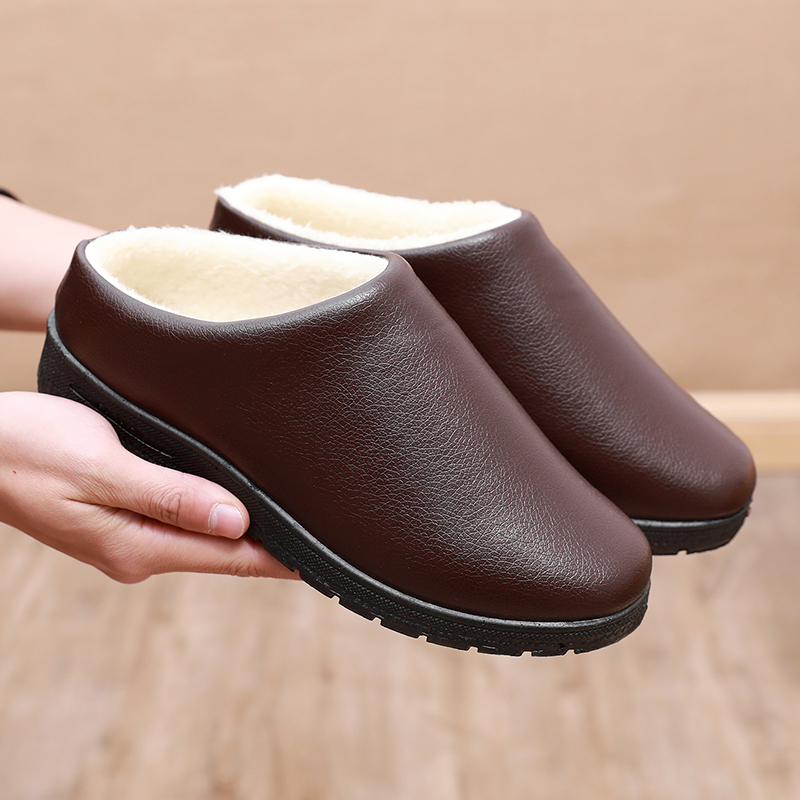 Pánske zimné bavlnené papuče s flisovou podšívkou – PU vršok, podrážka z peny, protišmykové, do interiéru