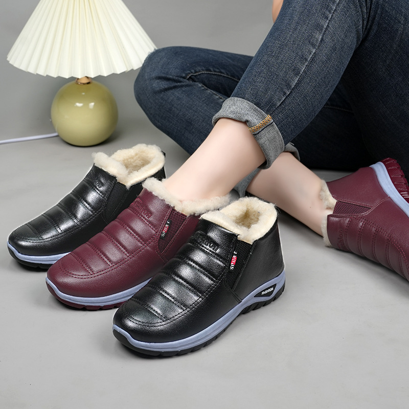 Puuvillased talvekingad mikrokiud ülaosaga, kummist tallaga, tehis karusnahas sisetald, puuvillane vooder (mikrokiud ülaosa; kummist tallap; tehis karusnahas sisetald; puuvillane vooder)