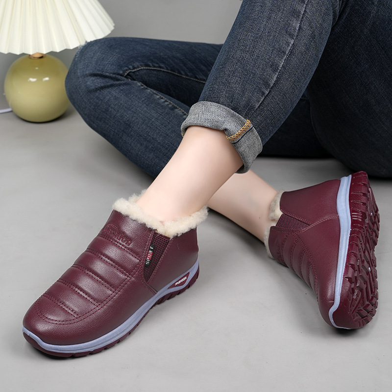 Puuvillased talvekingad mikrokiud ülaosaga, kummist tallaga, tehis karusnahas sisetald, puuvillane vooder (mikrokiud ülaosa; kummist tallap; tehis karusnahas sisetald; puuvillane vooder)