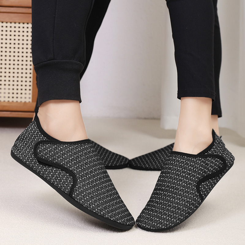 Vnútorné fitness topánky - Denim vrchnok, sieťovinová vnútorná časť, zapínanie na suchý zips, nízky profil, podrážka TPR