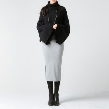 Vidutinio ilgio megzta sijon, patchwork siuviniai, poliesterio ir medvilnės audinys, pavasaris 2022