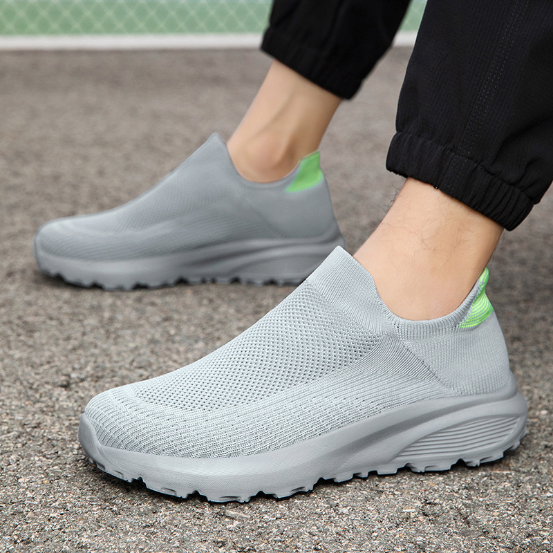 Prozračne Fly-Knit mrežasto gornjište, niski top, okrugla špička, EVA potplat, tekstilna ulošak, unisex