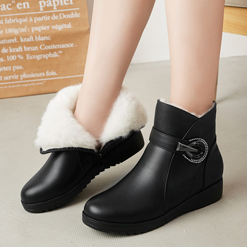 Női gyapjúval bélelt alacsony bokacsizma mikroszálas felsőrészével, gumírozott talp, oldalsó cipzár, meleg és lélegző, wedge sarok