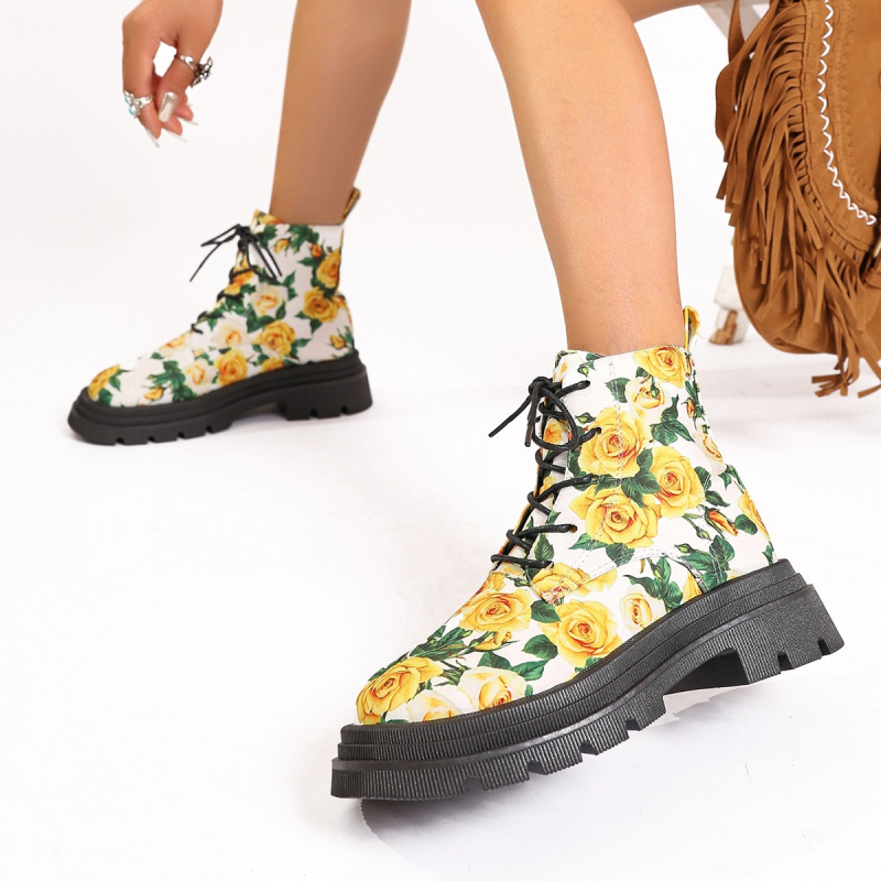 Női Martin csizmák, PU felsőrész, fűzős elülső rész, kerek orrú, vastag gumírozott talp, alacsony szár