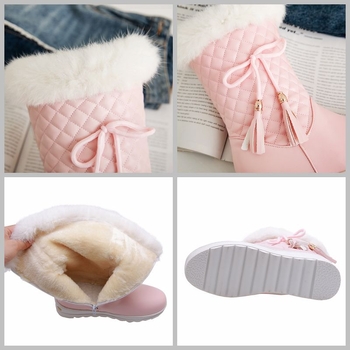 Női csizma PU felső rész, gumitalp, belső talpbetét műszőrből, belső bélés műszőrből, középmagas a vádlira