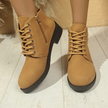 Bokacsizma fűzővel és bőrpánttal, vastag alacsony sarok 1–3 cm, PU felső rész, gumi talp