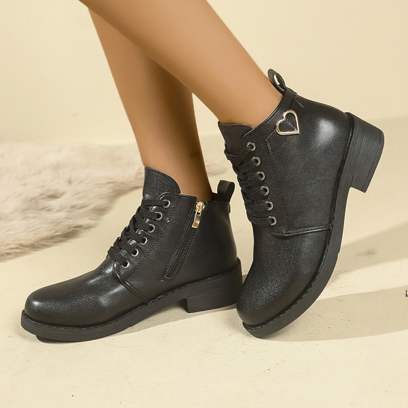 Bokacsizma fűzővel és bőrpánttal, vastag alacsony sarok 1–3 cm, PU felső rész, gumi talp