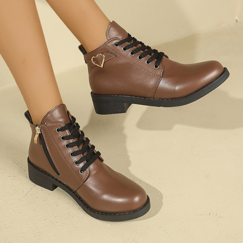 Bokacsizma fűzővel és bőrpánttal, vastag alacsony sarok 1–3 cm, PU felső rész, gumi talp