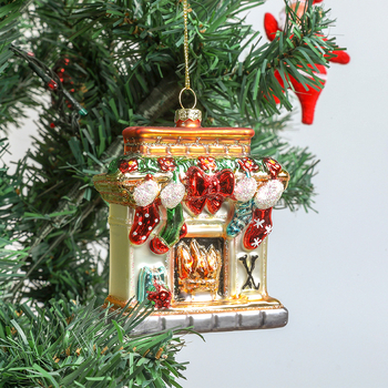 Käsitööna tehtud klaasist kamina dekoratsioon, jõulukuuse ripats — materjal: klaas; stiil: kaasaegne minimalism; kategooria: käsitöö; pühad: jõulud