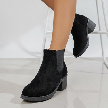 Női Martin csizma – velúr, kerek orrú, 3–5 cm vastag sarkú, oldalsó cipzár, őszi-téli szezon