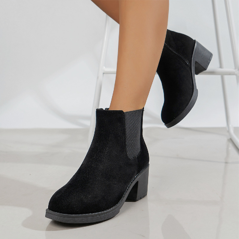 Női Martin csizma – velúr, kerek orrú, 3–5 cm vastag sarkú, oldalsó cipzár, őszi-téli szezon