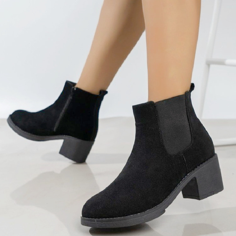 Női Martin csizma – velúr, kerek orrú, 3–5 cm vastag sarkú, oldalsó cipzár, őszi-téli szezon