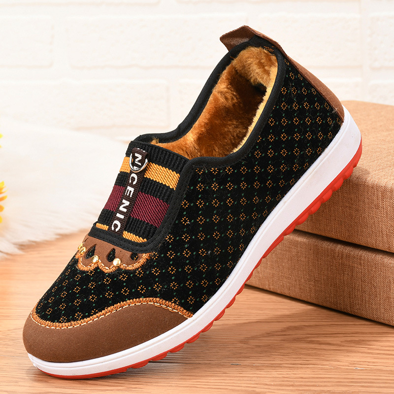 Női téli pamutcipő műszálas rövid plüss béléses, kerek orrú, velúr felsőrész, alacsony talppal