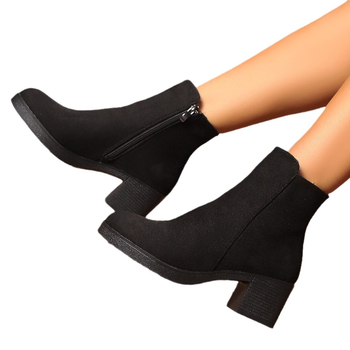 Női velúr Martin csizmák, hegyes orrú, középmagas szár, tölcsértalpú sarok 6–8 cm, gumitalp