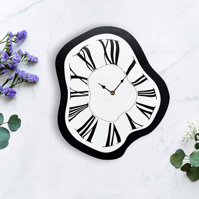 Nástenné hodiny emoyo E-CY-102 — moderná jednoduchosť, oválny tvar, kryt z akrylátu, ciferník z organického skla, ukazovatele a čísla, plynulý chod