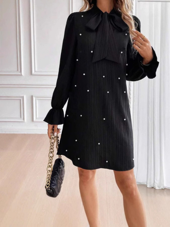 Rochie din poliester extensibil, cu mărgele, decolteu în V, mâneci bufante, croială tip A