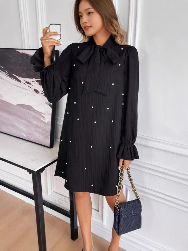 Rochie din poliester extensibil, cu mărgele, decolteu în V, mâneci bufante, croială tip A