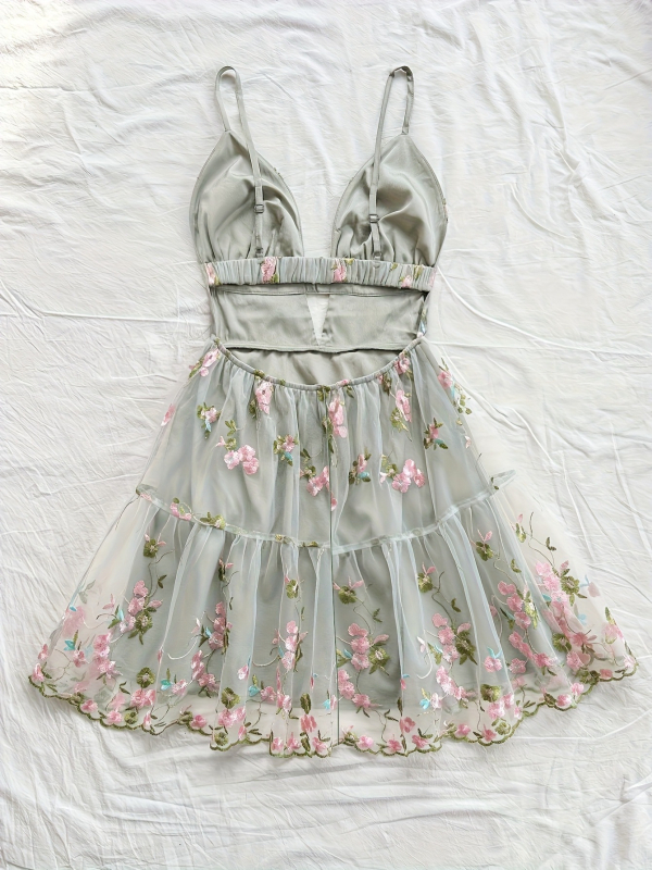 Лято 2025: еластичен полиестер с флорална бродерия, V-образно деколте, А-линия, без гръб, презрамки