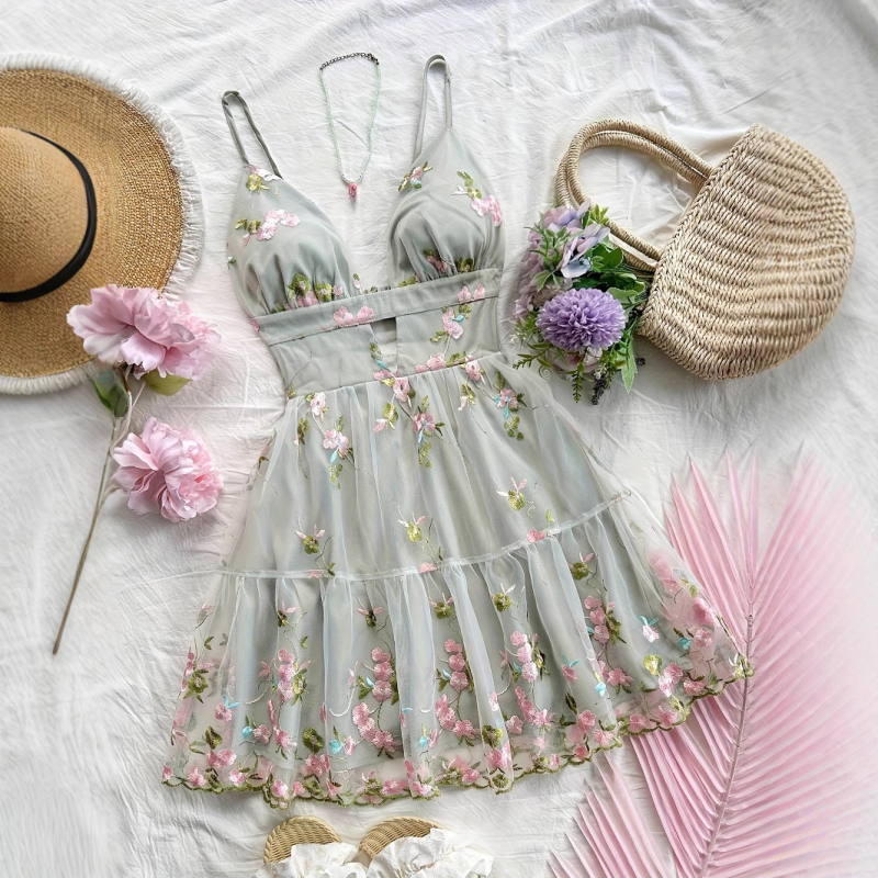 Лято 2025: еластичен полиестер с флорална бродерия, V-образно деколте, А-линия, без гръб, презрамки