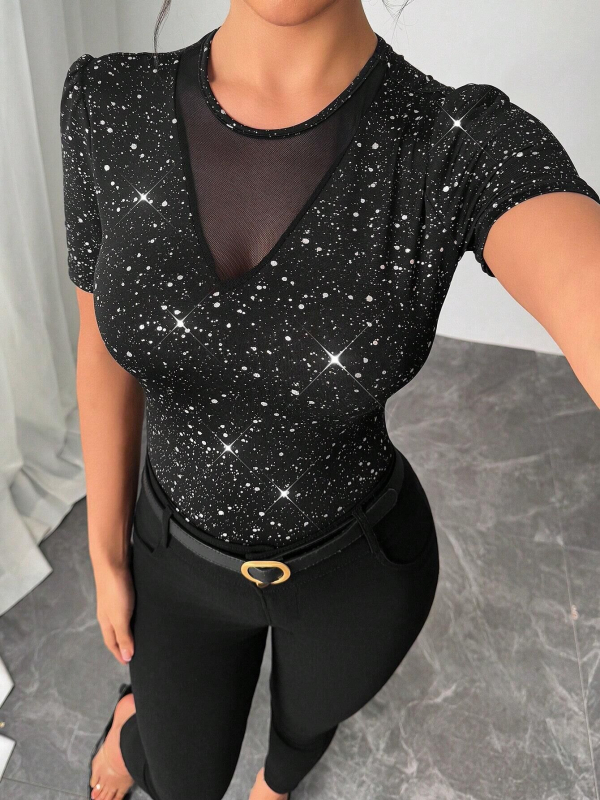 Полиестерна тениска, съдържание полиестер 90–95%, кръгла яка, къс ръкав, лято 2025