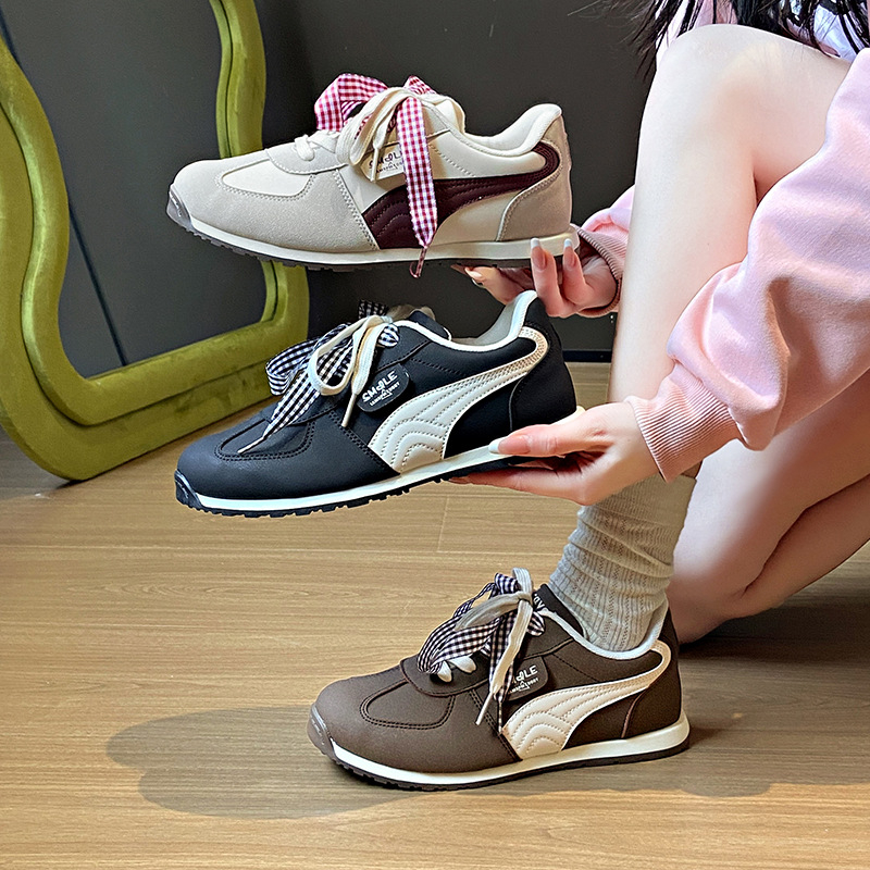 Női casual sportcipő kerek orrú, PU felsőrész, PVC talp, alacsony boka, 3-5 cm vastag talp