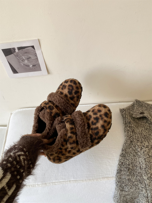 Дамски памучни обувки с леопардов принт, подплата от изкуствен пух, велкро закопчаване, гумена подметка