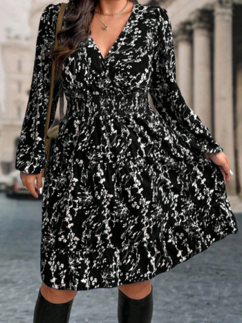 Virágos midi ruha hosszú ujjú, V-nyakú, fodros szegéllyel, poliészter